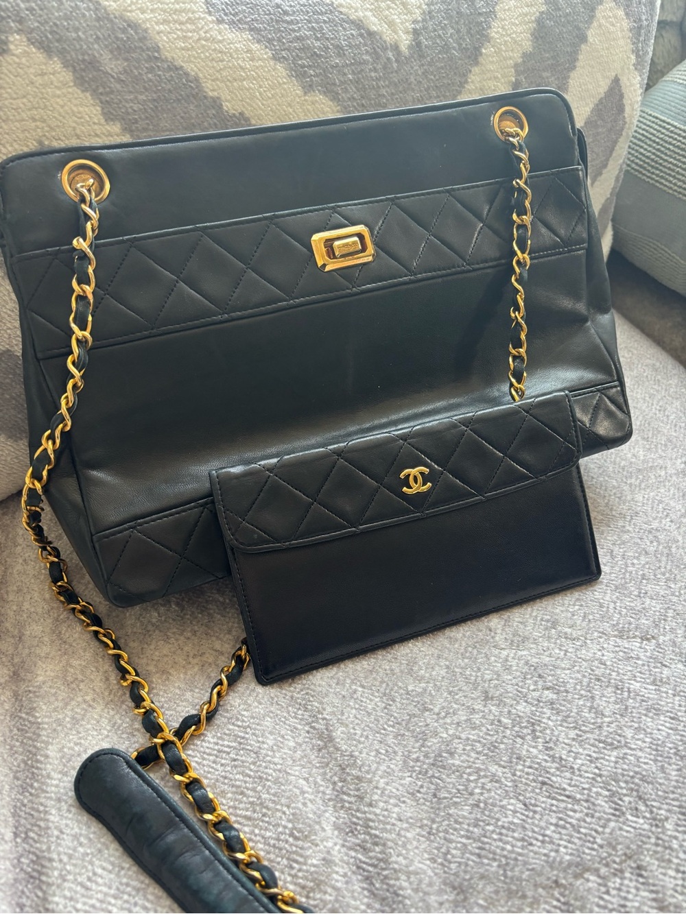 CHANEL Black Quilted Lambskin Shoulder Bag with Gold Chain and CC Wallet
